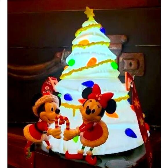 NEW DISNEY PARKS LIGHT UP CHRISTMAS TREE HOLDER - Picture 2 of 2